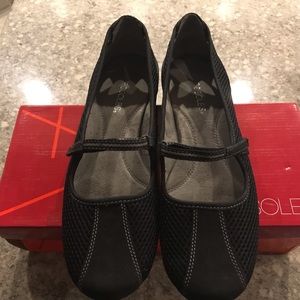Aerosoles “Feather Weight” Shoes Size 10
